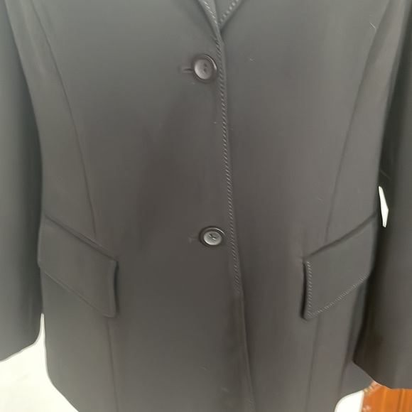 Cute little black Blazer - Picture 3 of 7